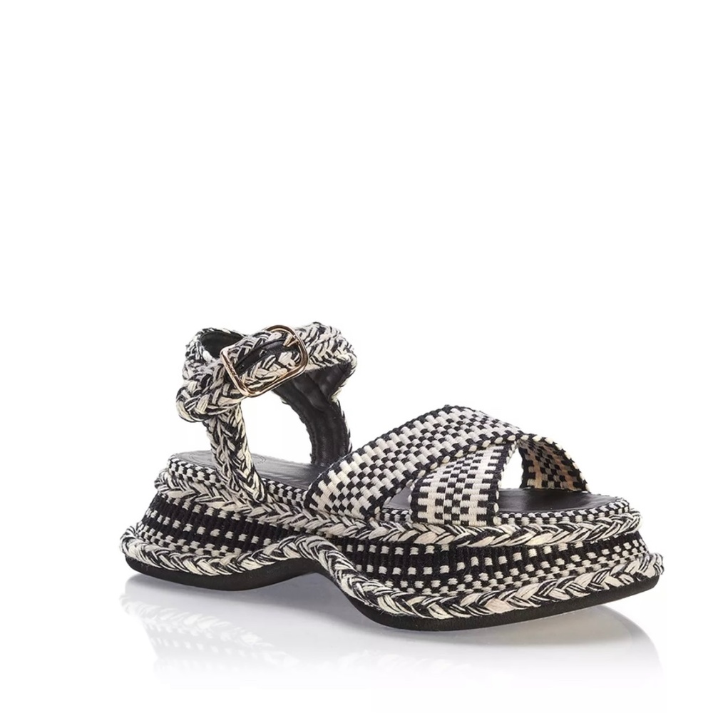 CHLOE MERIL WOVEN SANDALS. SIZE 39 EU (9 US). BLACK WHITE.